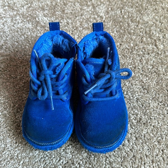 Ugg Neumel - Picture 1 of 2